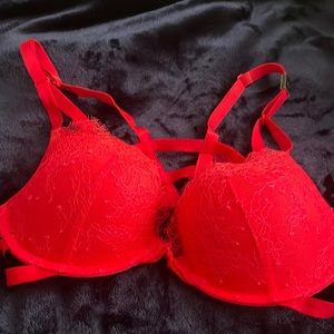 32C Victoria secret brand new lace bra